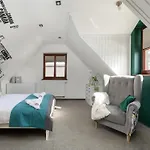 Large, Comfortable With A Garden Ustronie Morskie