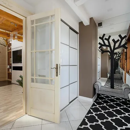 Large, Comfortable With A Garden Ustronie Morskie
