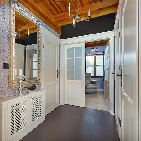 Large, Comfortable With A Garden
